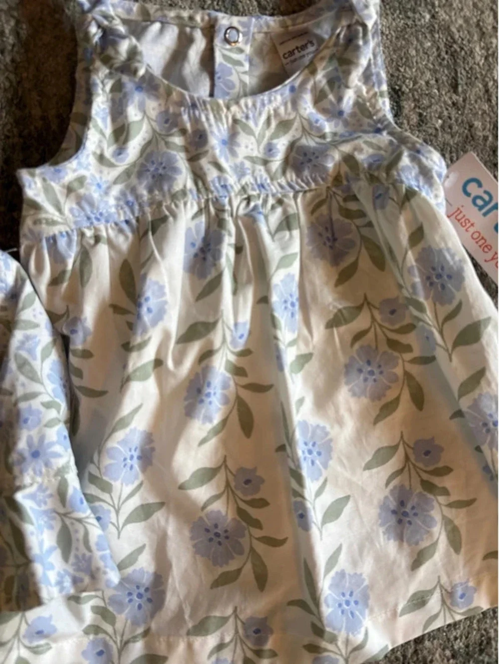 Carter’s 3-piece Girl’s Dress set. 3m. NWT!